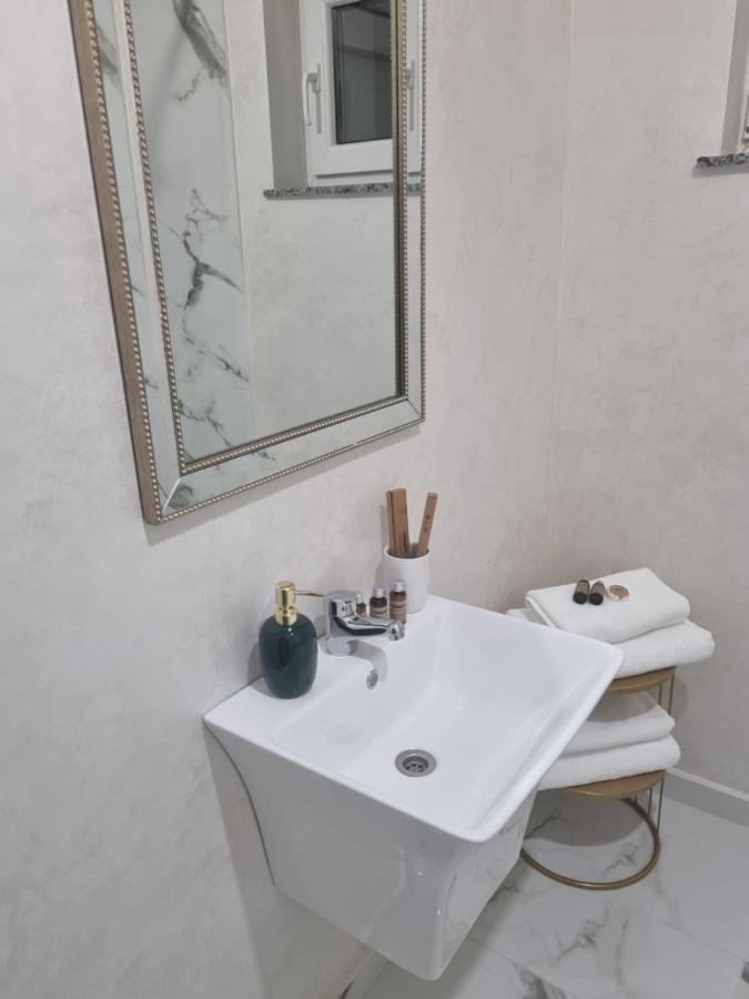 Tesa Boutique Hotel Targu Neamt Exterior foto